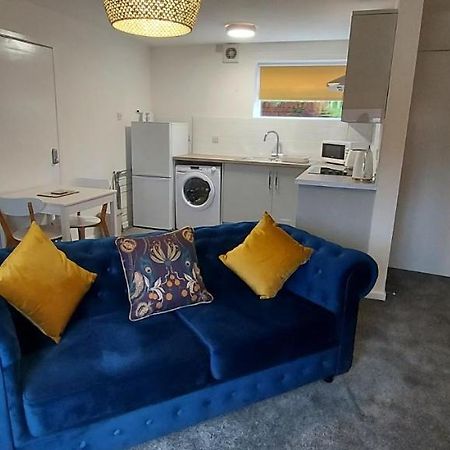 The Tackeroo Suite Hednesford Εξωτερικό φωτογραφία